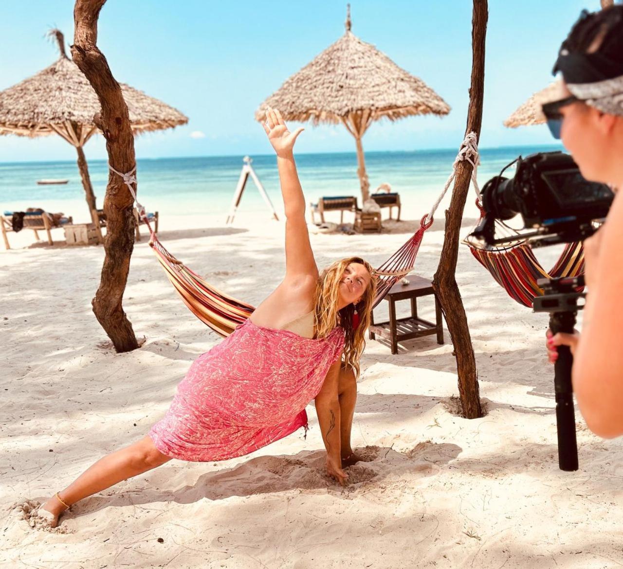 Seashore Beach Hotel キウェンワ エクステリア 写真