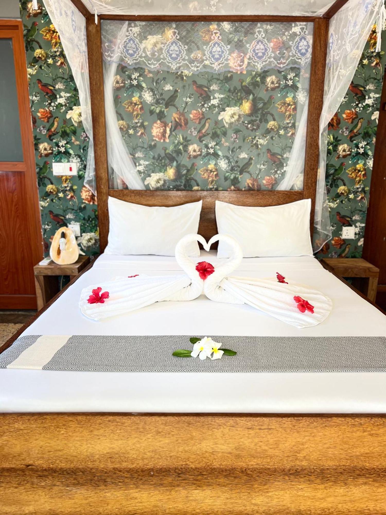 Seashore Beach Hotel キウェンワ エクステリア 写真